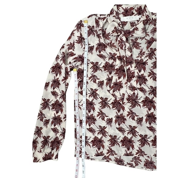 Astr The Label Long Sleeve Bow Neck Sheer Floral Top - Size XS - Picture 13 of 14